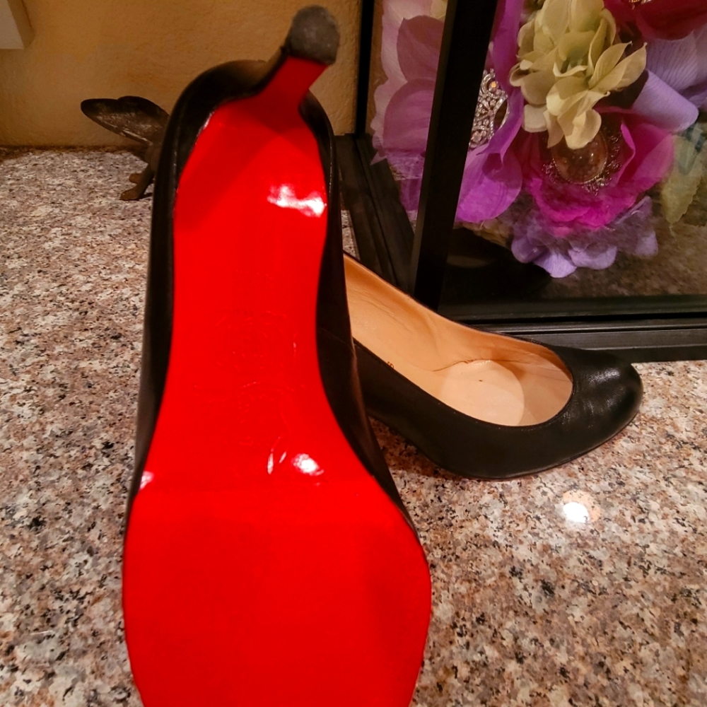 Christian Louboutin Simple Leather Black Pump 37.5--RE-FINISHED/Clear Protector